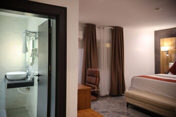 Bolton White Hotel