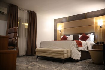 Bolton White Hotel