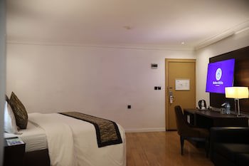 Bolton White Hotel