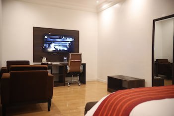 Bolton White Hotel
