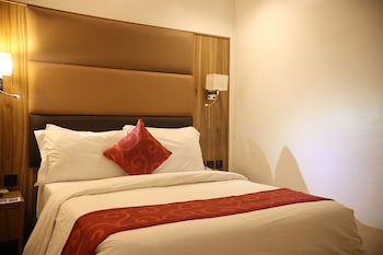 Bolton White Hotel