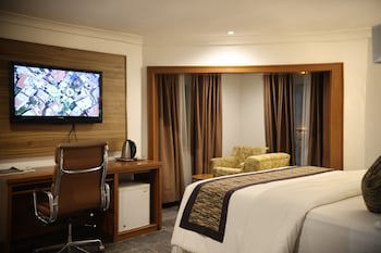 Bolton White Hotel