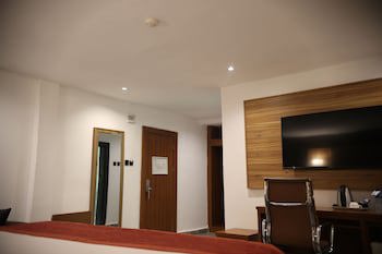 Bolton White Hotel