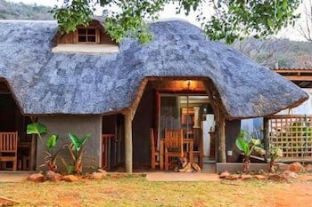 Emahlathini Guest & Monkey Farm