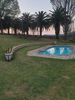 Emahlathini Guest & Monkey Farm