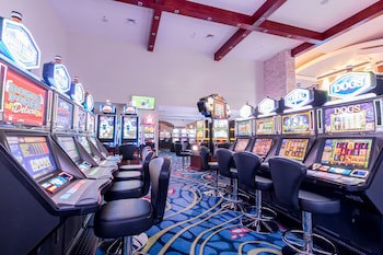Crocs Resort & Casino