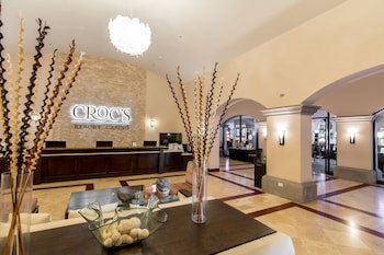 Crocs Resort & Casino