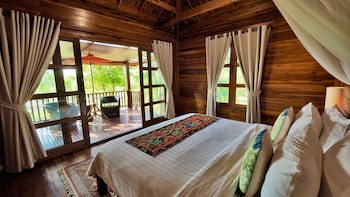 Nan Seasons Boutique Resort