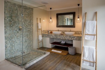Simbavati River Lodge