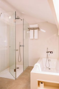 Emaj Boutique Hotel