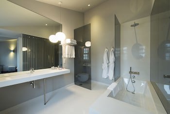 Emaj Boutique Hotel