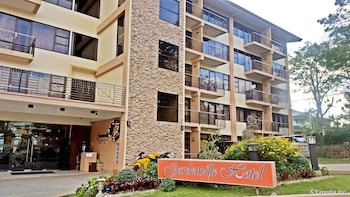 Gardenville Hotel