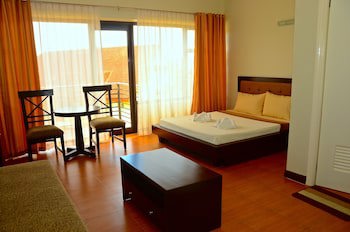 Gardenville Hotel