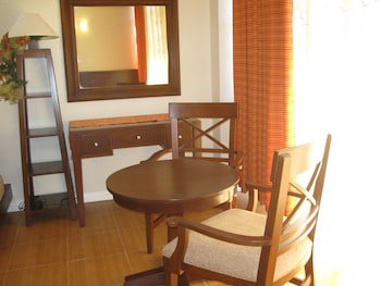 Gardenville Hotel