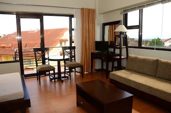 Gardenville Hotel