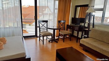 Gardenville Hotel