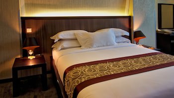 Elilly International Hotel