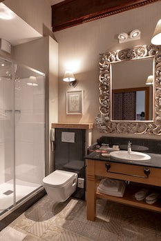 Aries Hotel & Spa