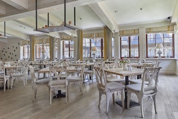 Aries Hotel & Spa