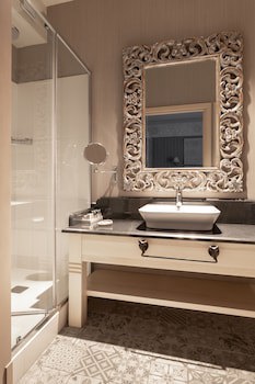 Aries Hotel & Spa