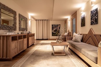 Aries Hotel & Spa
