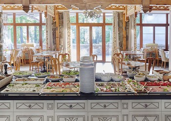 Aries Hotel & Spa