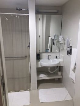Delmond Hotel