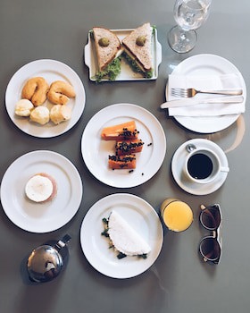 Delmond Hotel