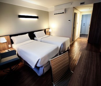 Delmond Hotel