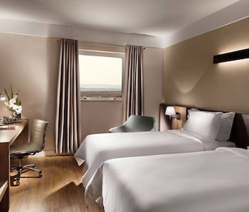 Delmond Hotel