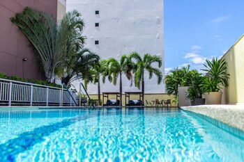 Delmond Hotel