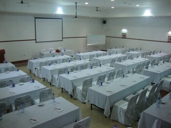 Riverside Hotel And Conference Centre
