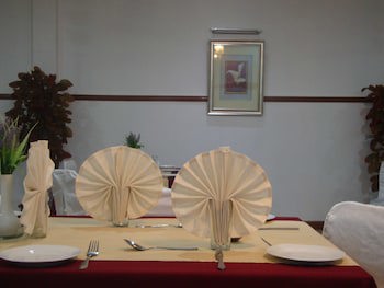Riverside Hotel And Conference Centre