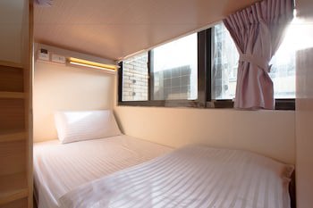 Fun Inn Taipei Hostel