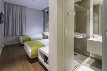 Dmax Hotel