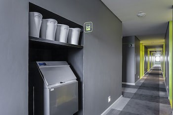 Dmax Hotel