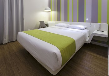 Dmax Hotel