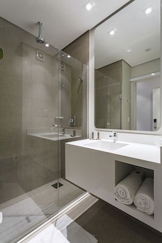 Dmax Hotel