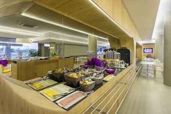 Dmax Hotel