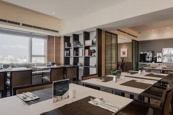 Hotel Cozzi Ximen Tainan