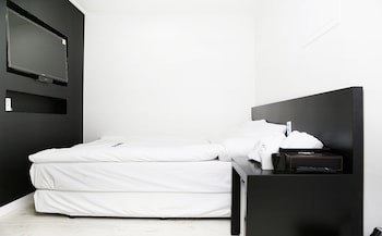 Ekonomy Hotel Gumi