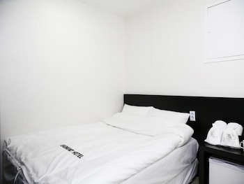 Ekonomy Hotel Gumi