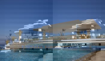 King Evelthon Beach Hotel & Resort