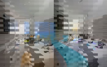 King Evelthon Beach Hotel & Resort