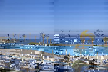 King Evelthon Beach Hotel & Resort