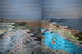 King Evelthon Beach Hotel & Resort