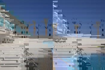 King Evelthon Beach Hotel & Resort