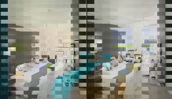 King Evelthon Beach Hotel & Resort