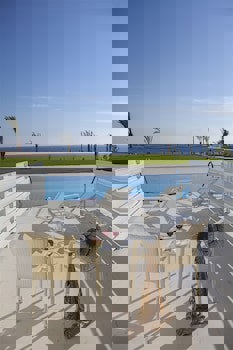 King Evelthon Beach Hotel & Resort