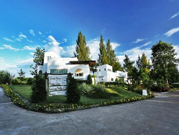 Aurora Resort